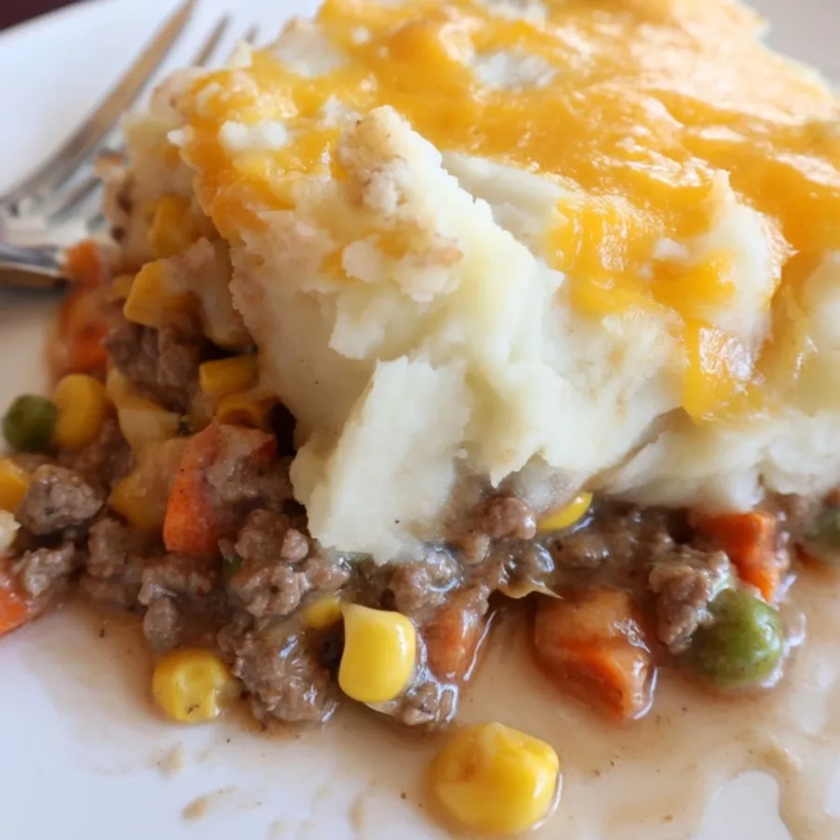 Warm, comforting Lazy Shepherd's Pie with creamy potato topping – a simple weeknight meal.