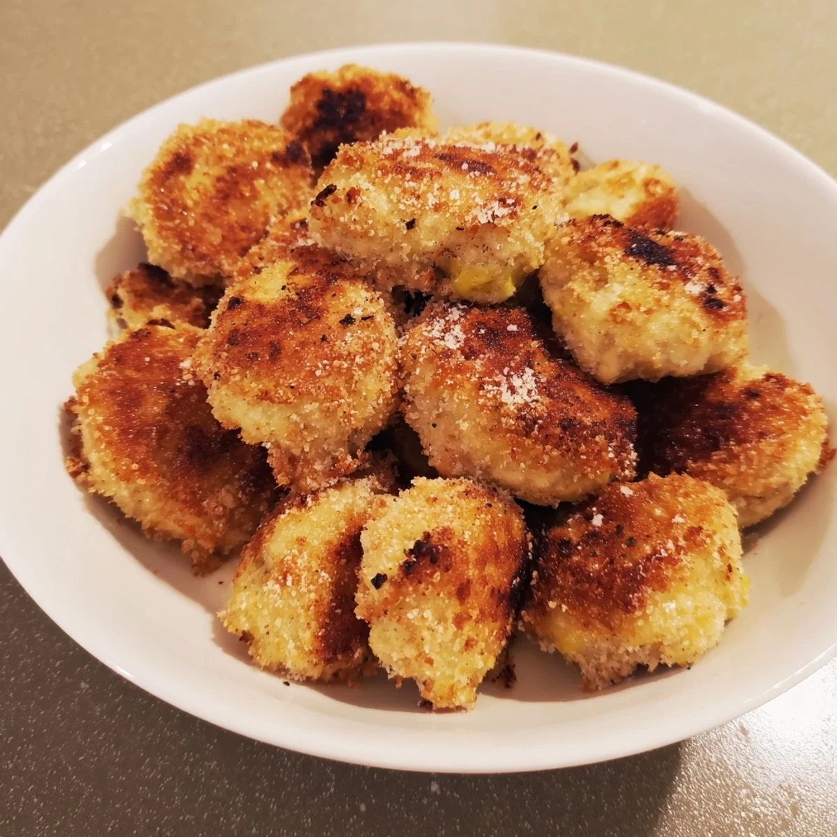 Golden, crispy Air Fryer Un-Fried Chicken Nuggets served with creamy dipping sauce and easy to make.